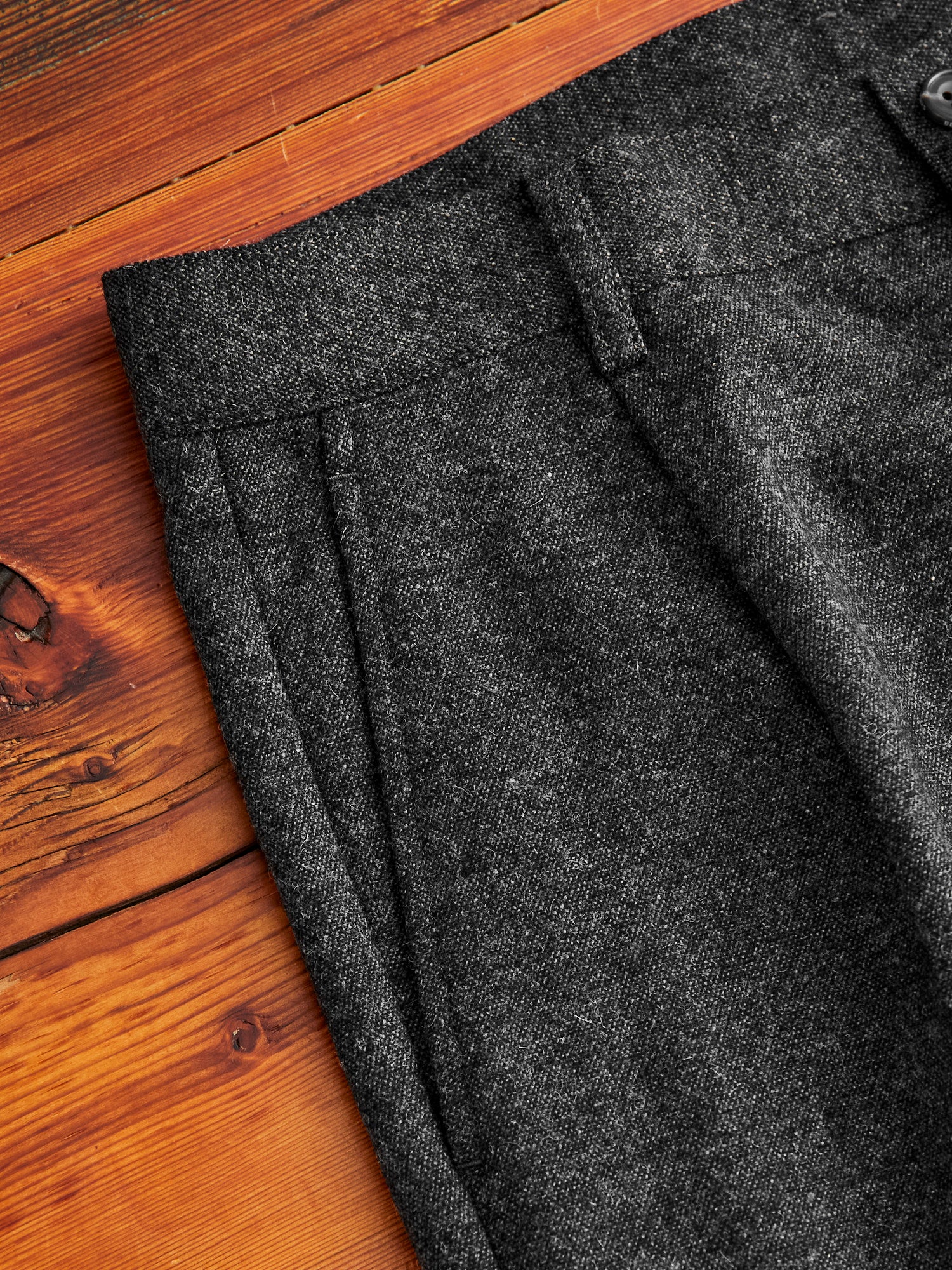 1-Pleat Wool Cashmere Trouser in Grey - Image 4