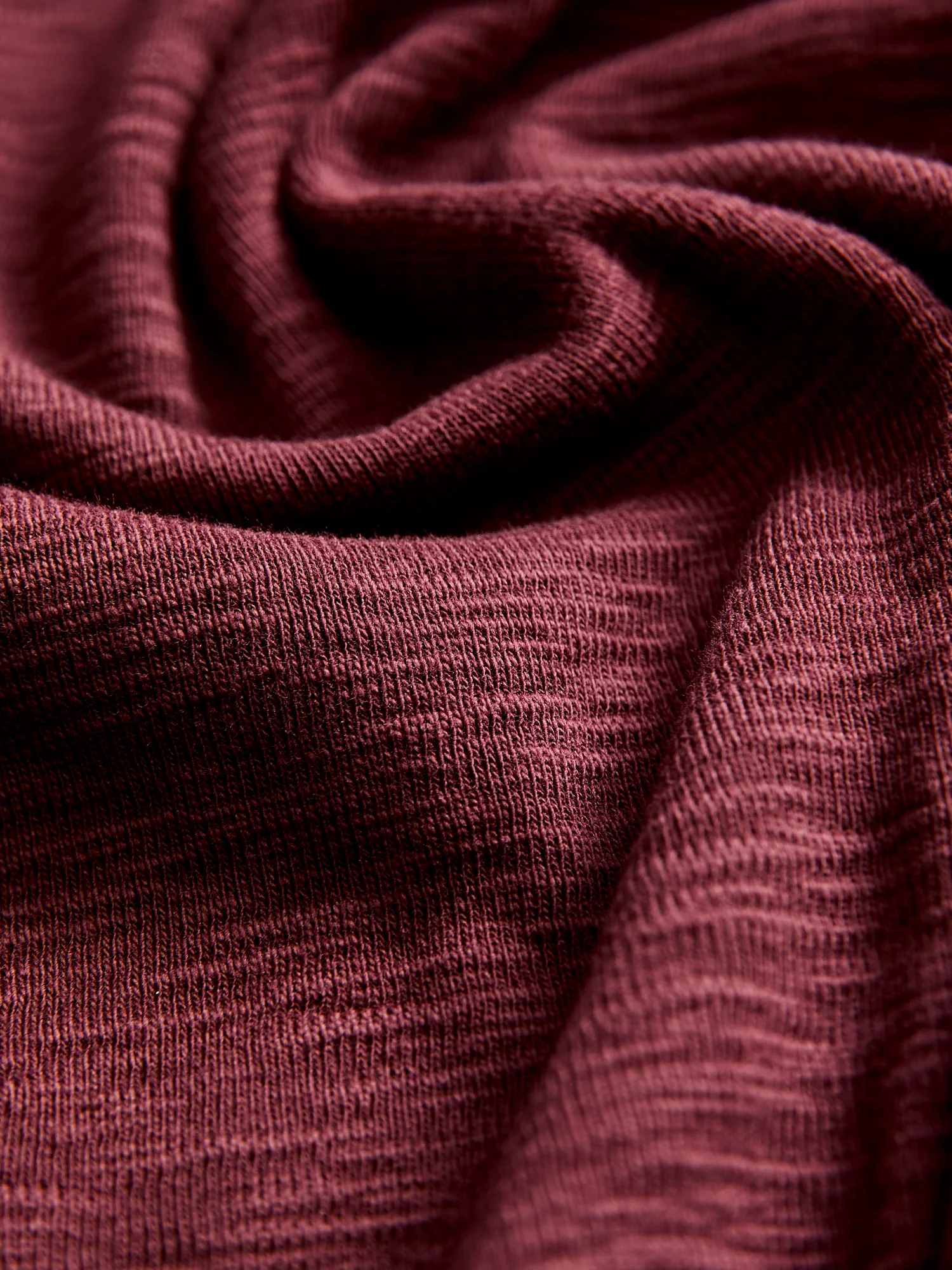 1x1 Slub T-Shirt in Crimson - Image 2
