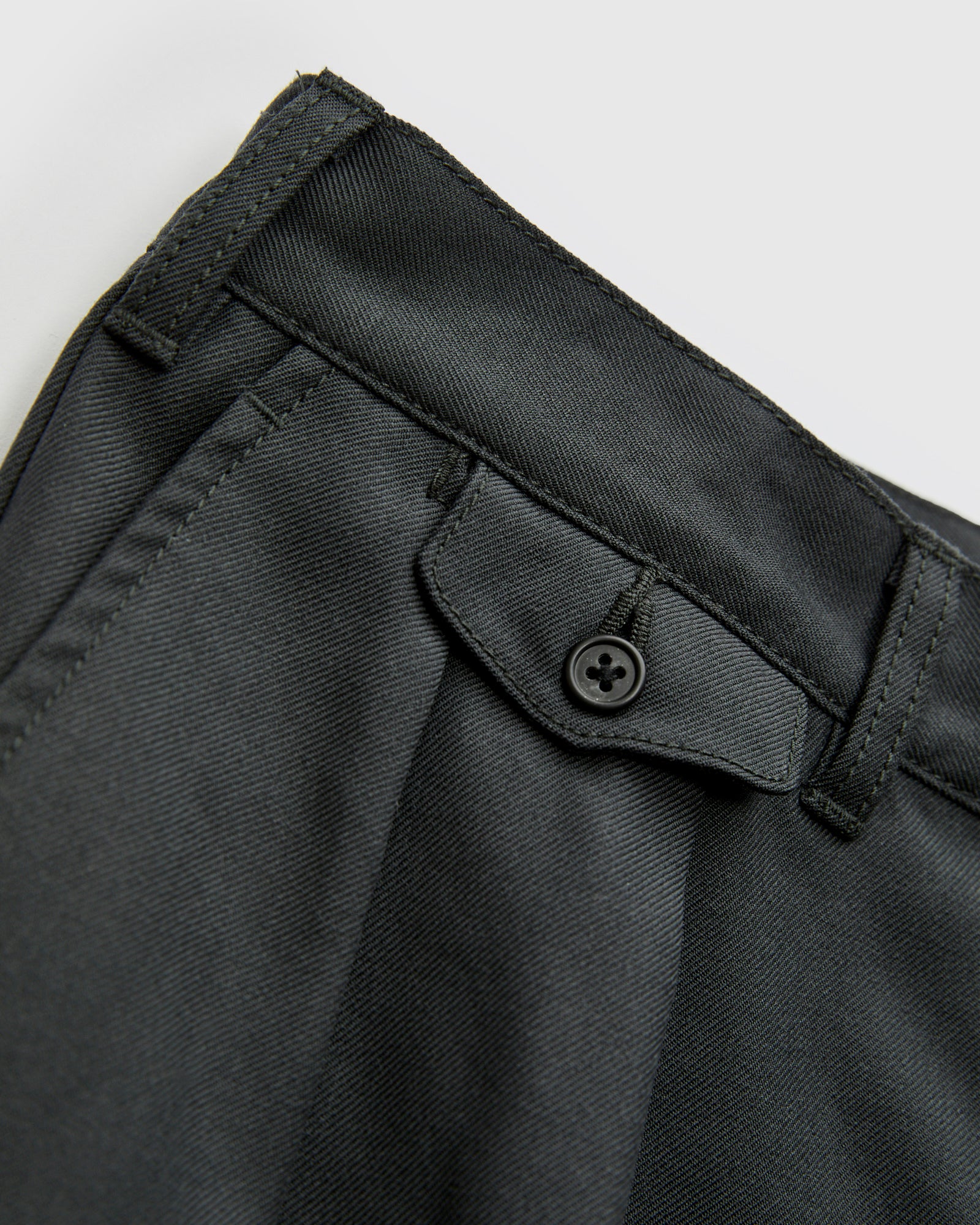 2-Pleat Laundry Wool Trousers in Charcoal - Image 7