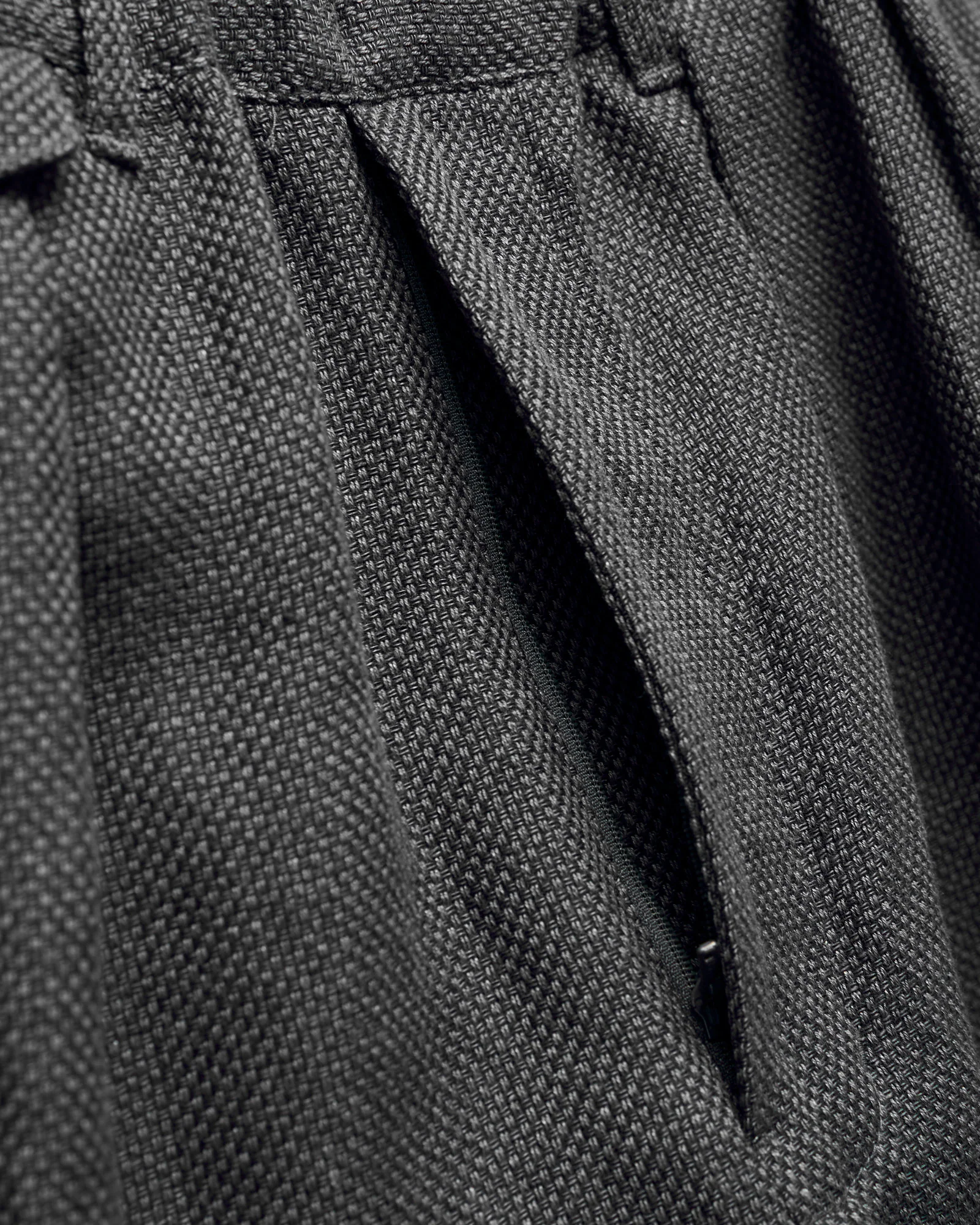 2-Pleats Cotton Linen Relax Trousers in Grey - Image 7