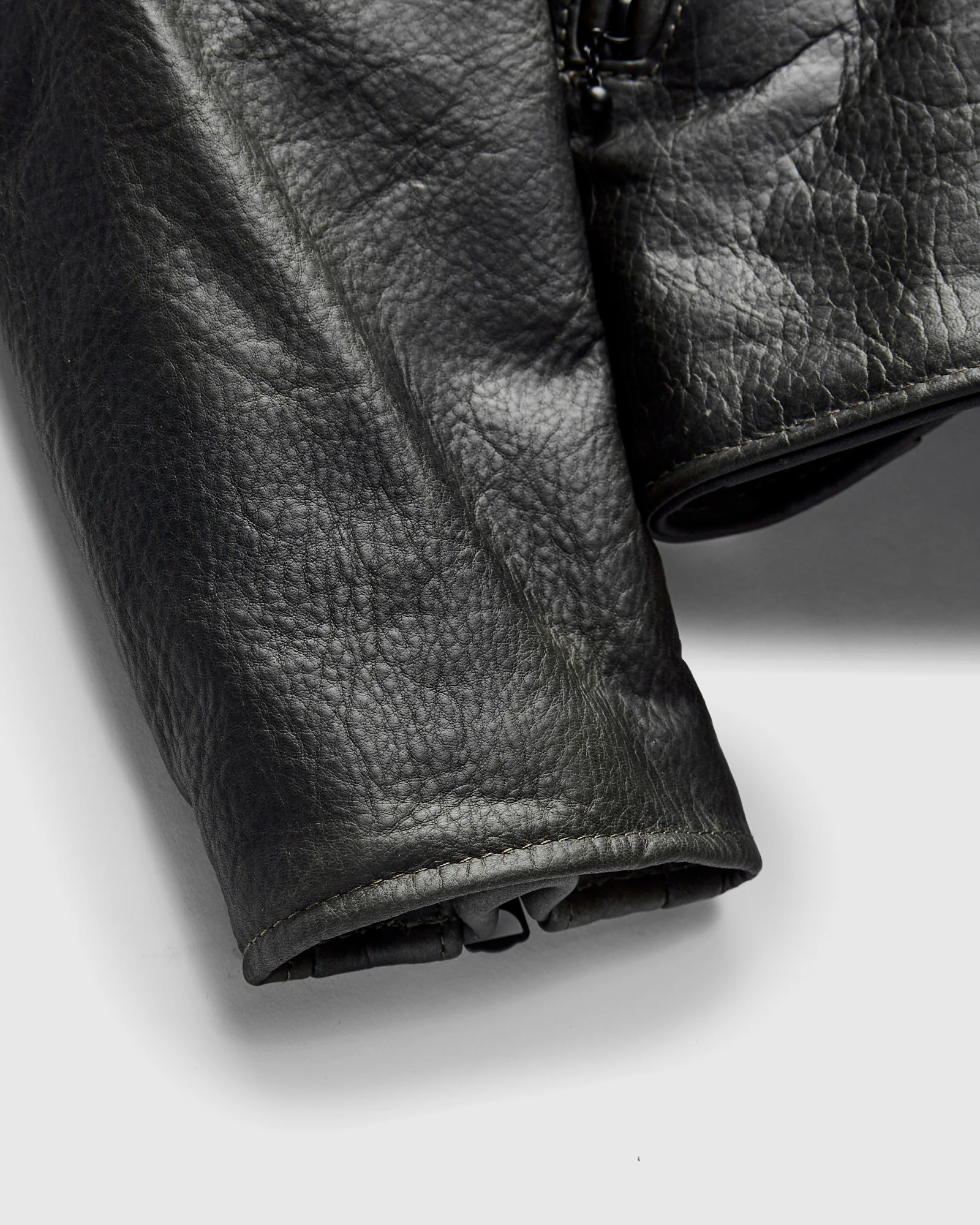 533 Pullup Cowhide Perfecto Jacket in Matte Black - Image 8