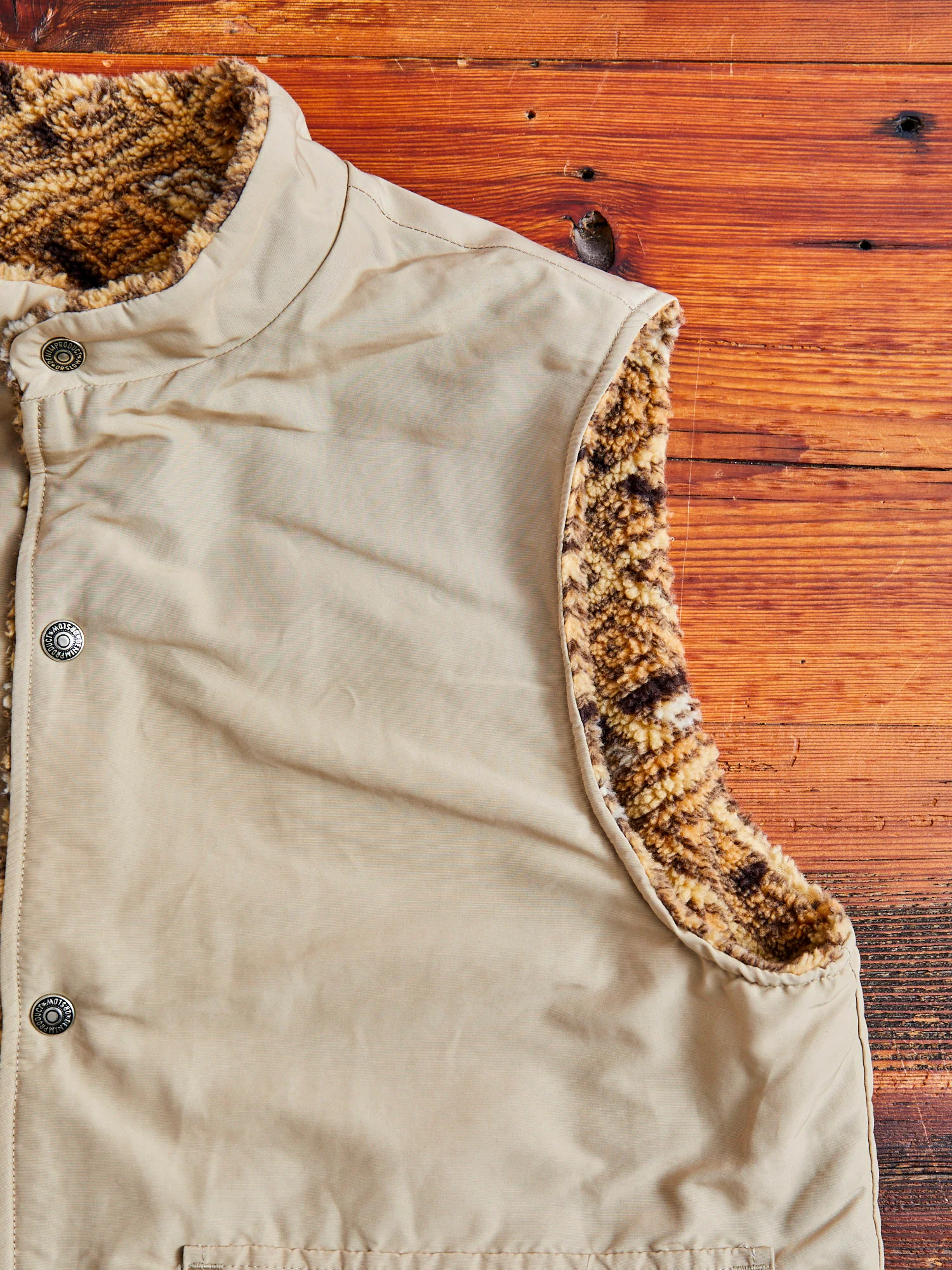 60/40 Cloth Reversible Vest in Beige - Image 9