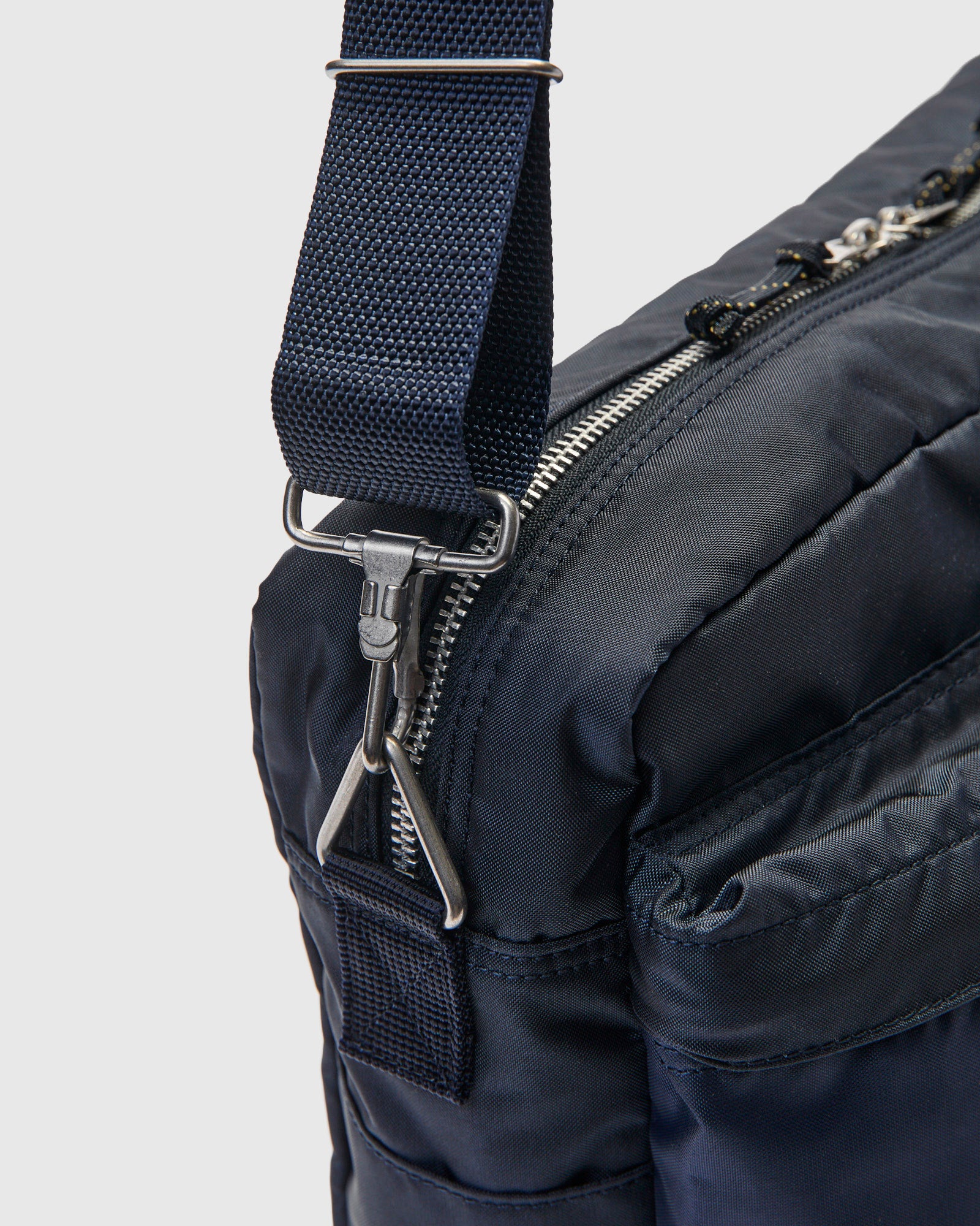 7415 "Force" Shoulder Bag in Navy - Image 6