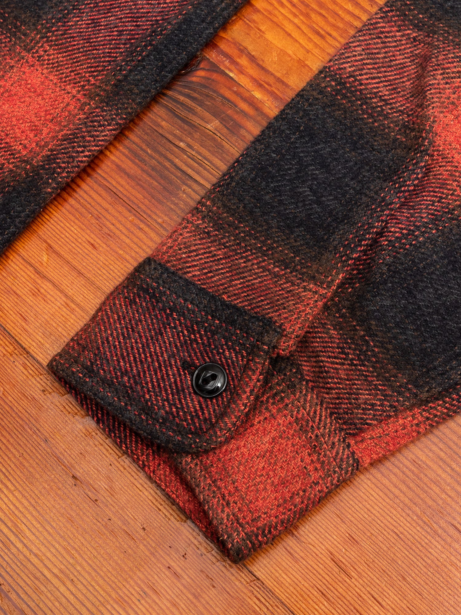 750WS Heavy Flannel Shirt in Red - Image 4