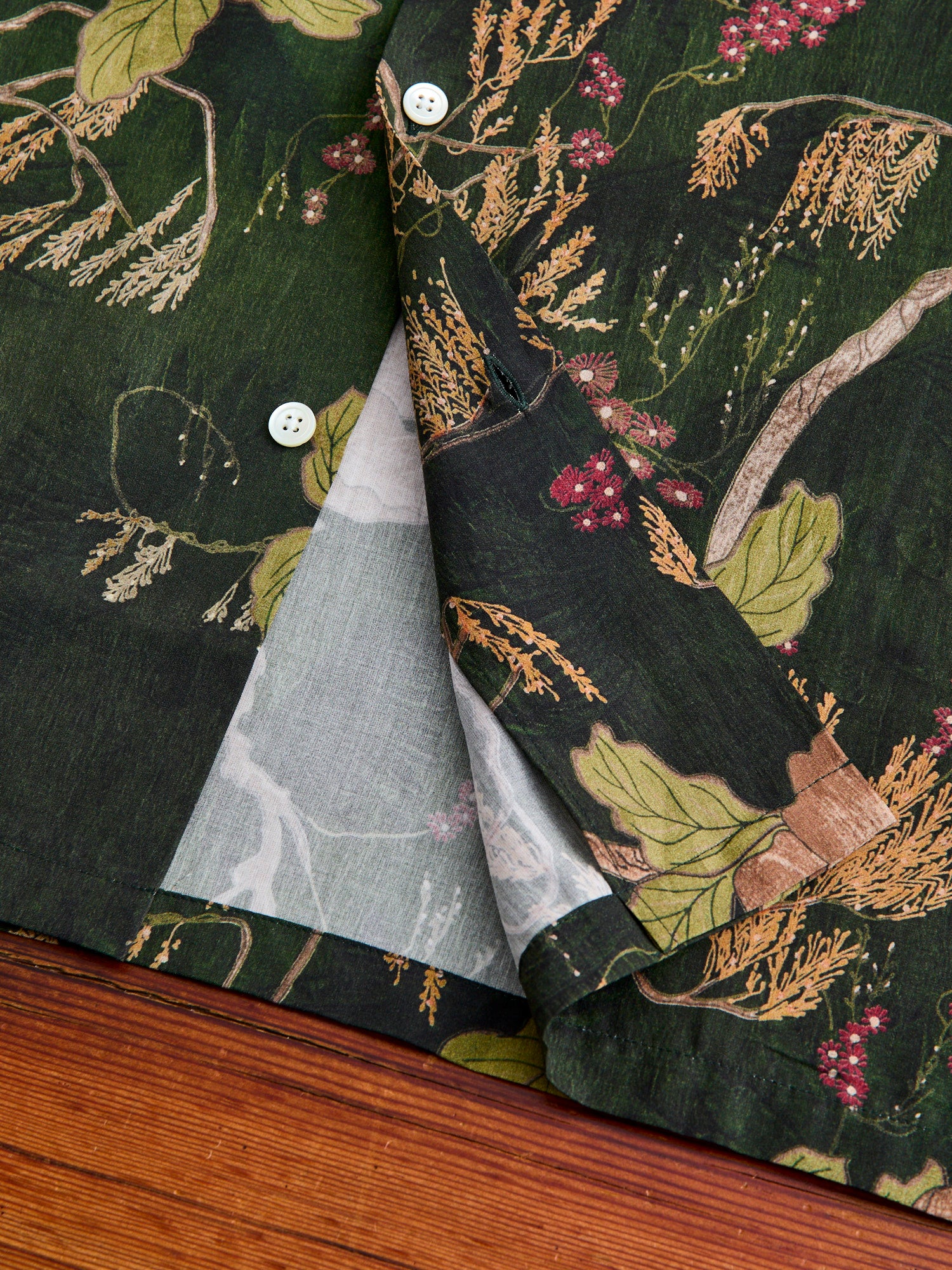 Ambar Button-Up Shirt in Green - Image 8