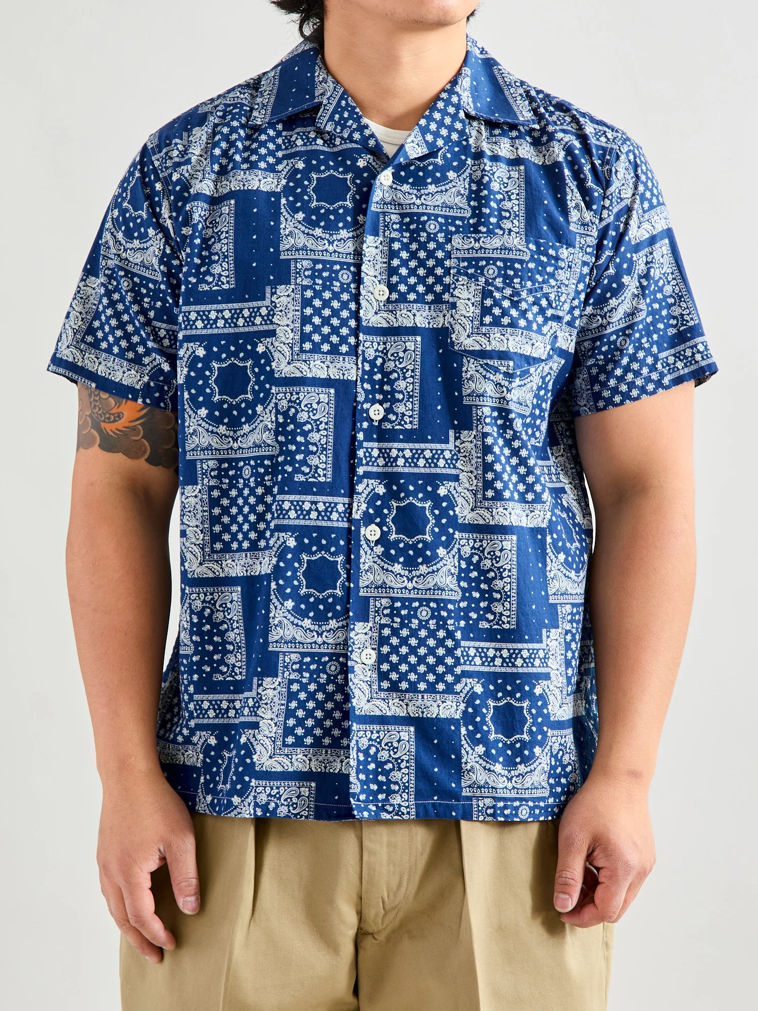 Bassen Hawaiian Shirt in Indigo Bandana - Image 2