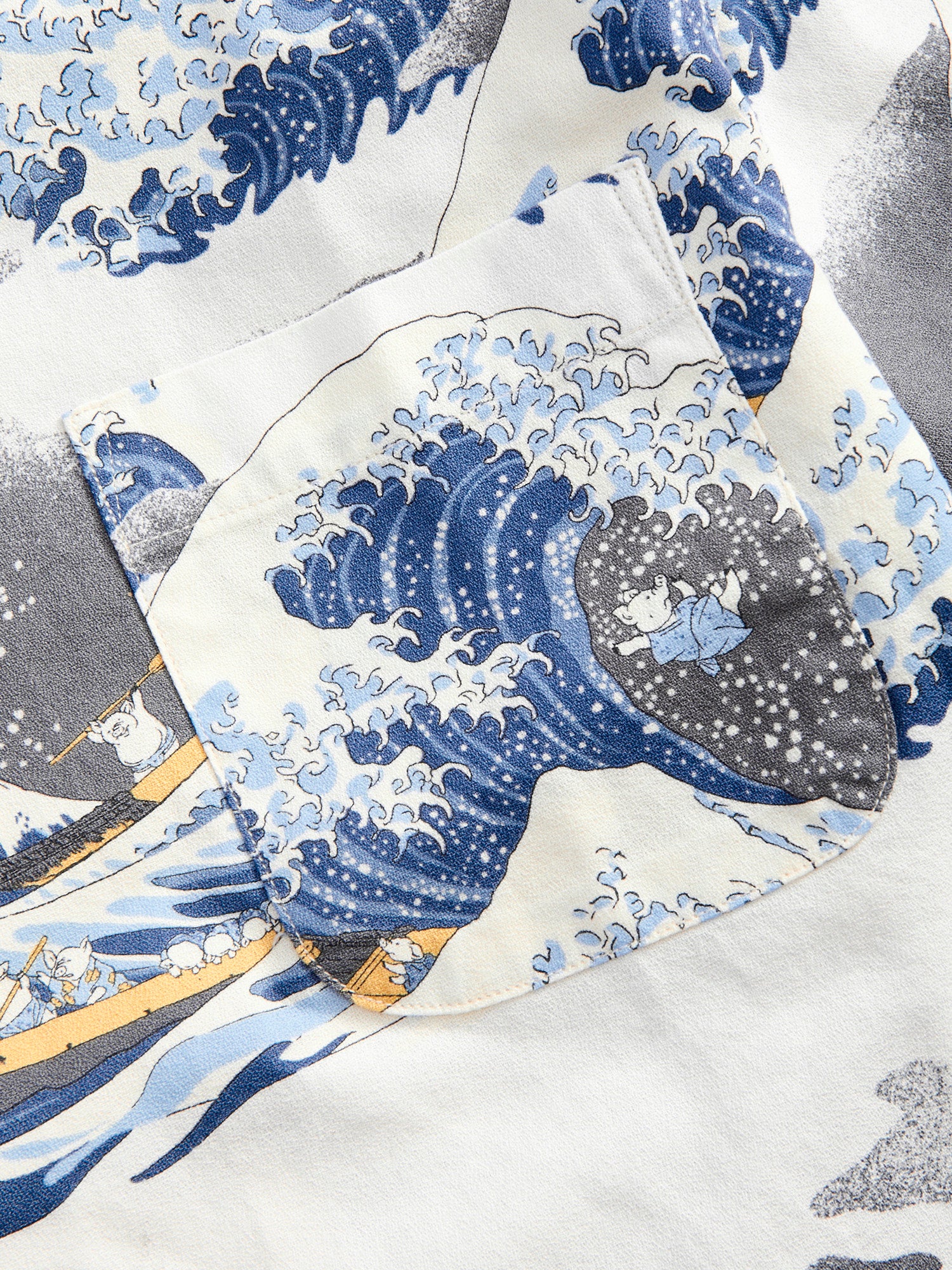 "Great Wave" Vacation Shirt in Ivory - Image 5