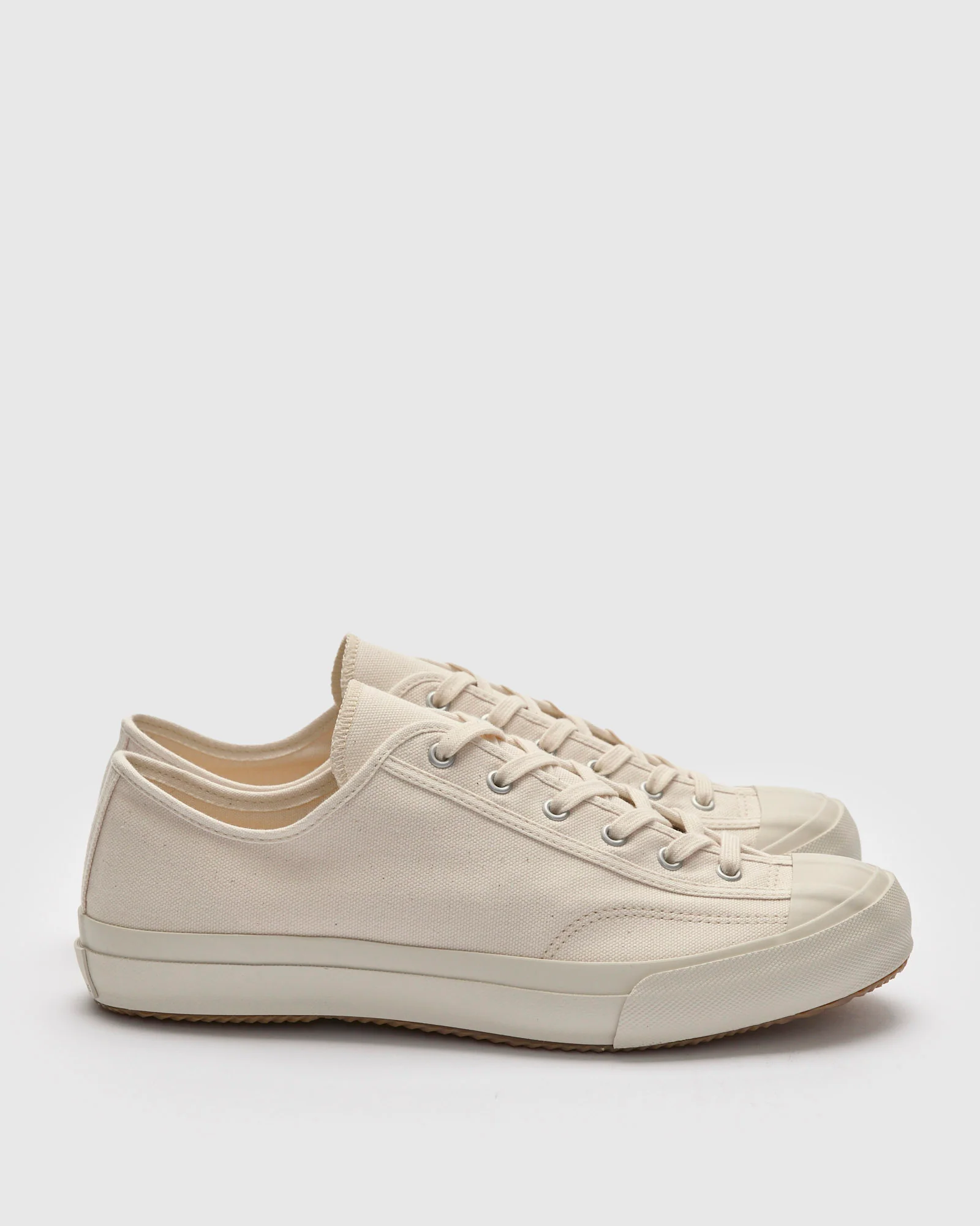 Gym Classic Sneaker in White - Image 3