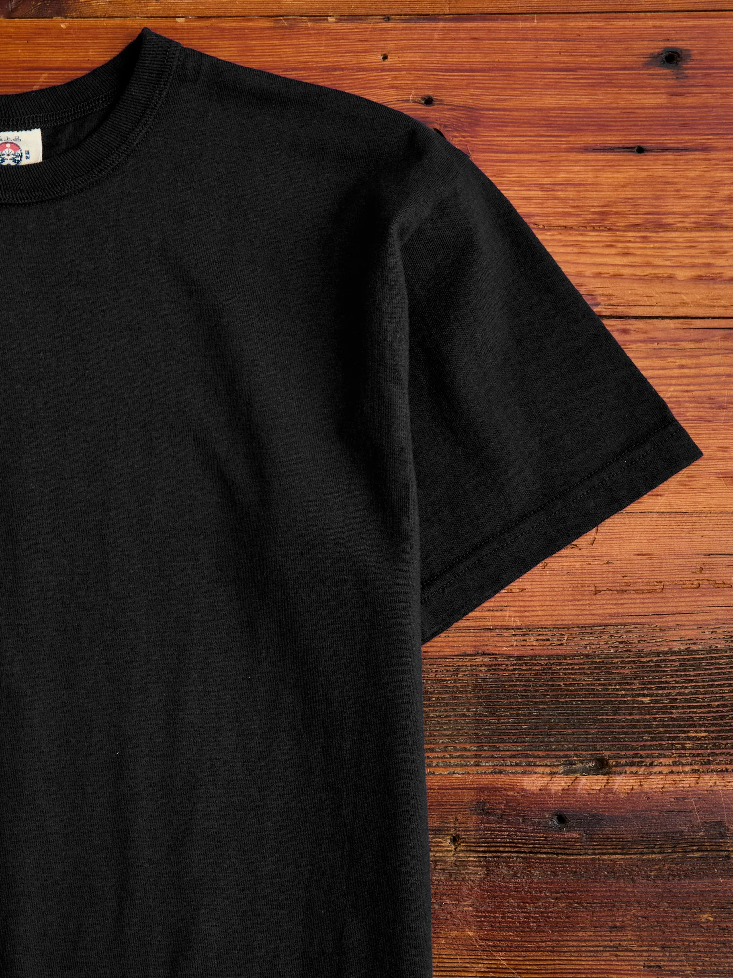 Heavyweight T-Shirt in Black - Image 4