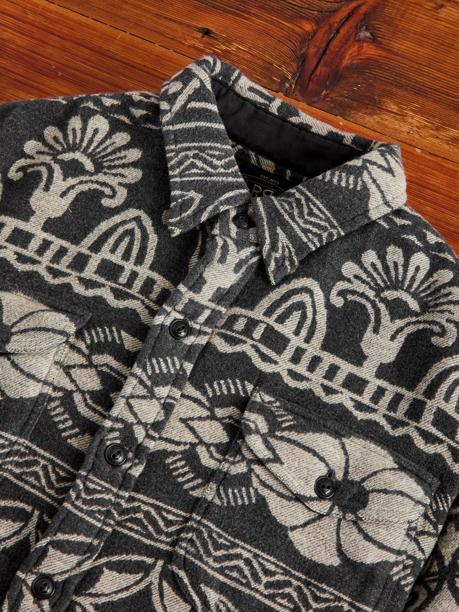 Lee Jacquard Workshirt in Black/Cream - Image 4