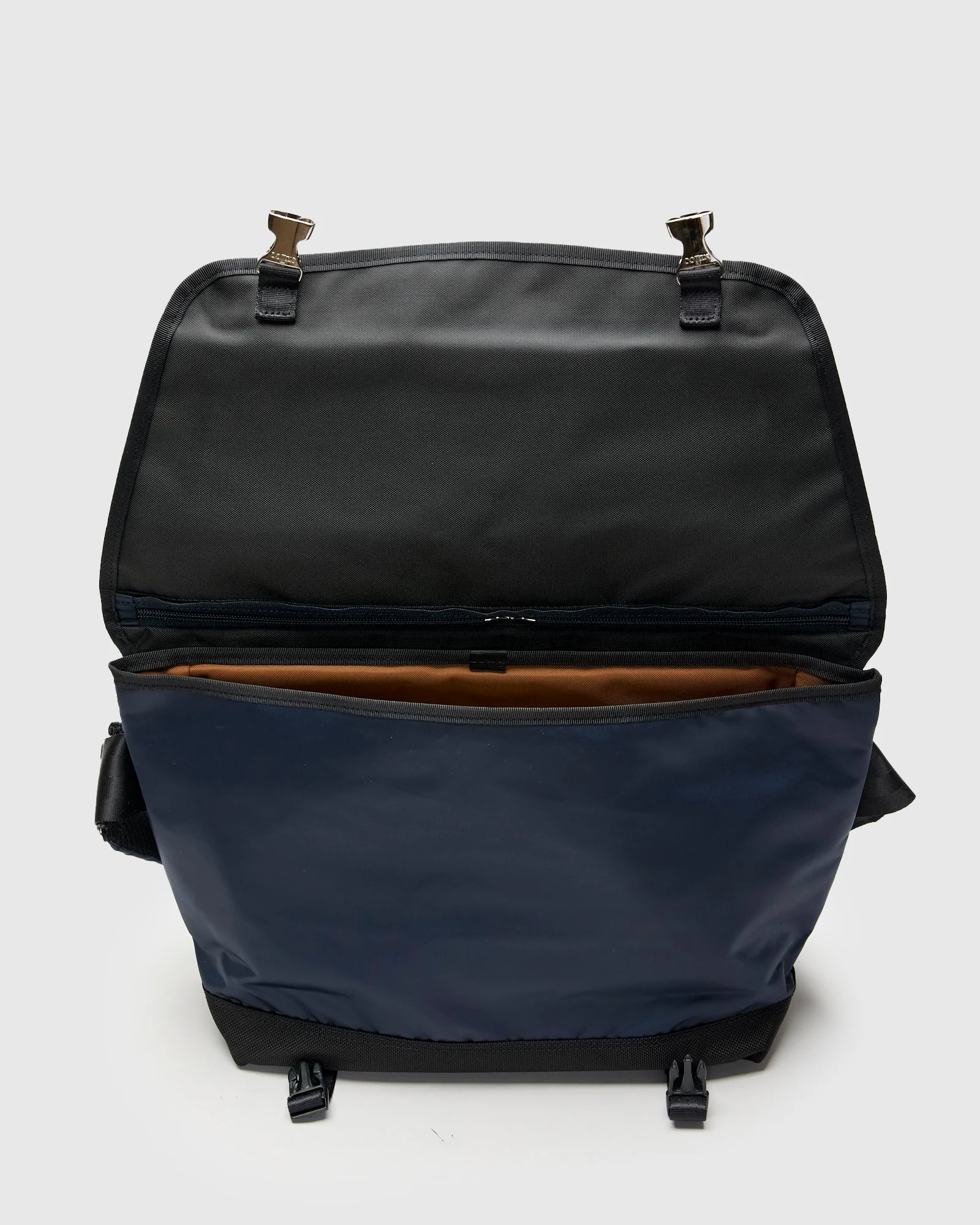 Lightning V2 Messenger Bag in Navy - Image 6