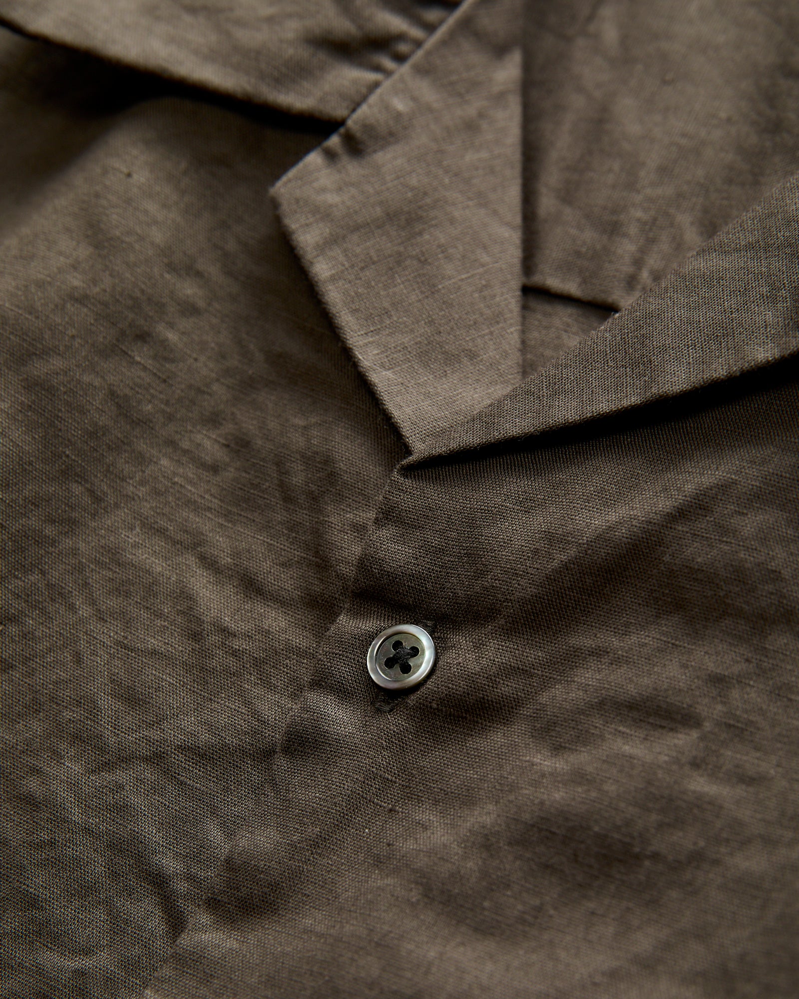 Linen Blend Open Collar SS Shirt in Charcoal Grey - Image 5