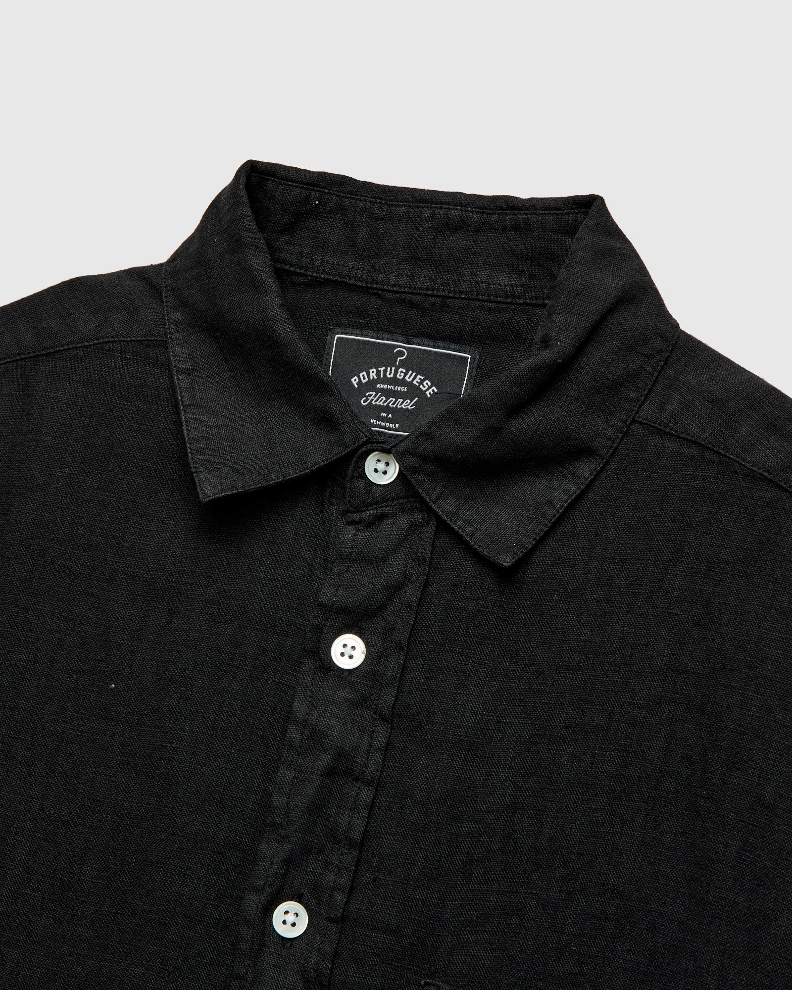 Linen Button-Up Shirt in Black - Image 3