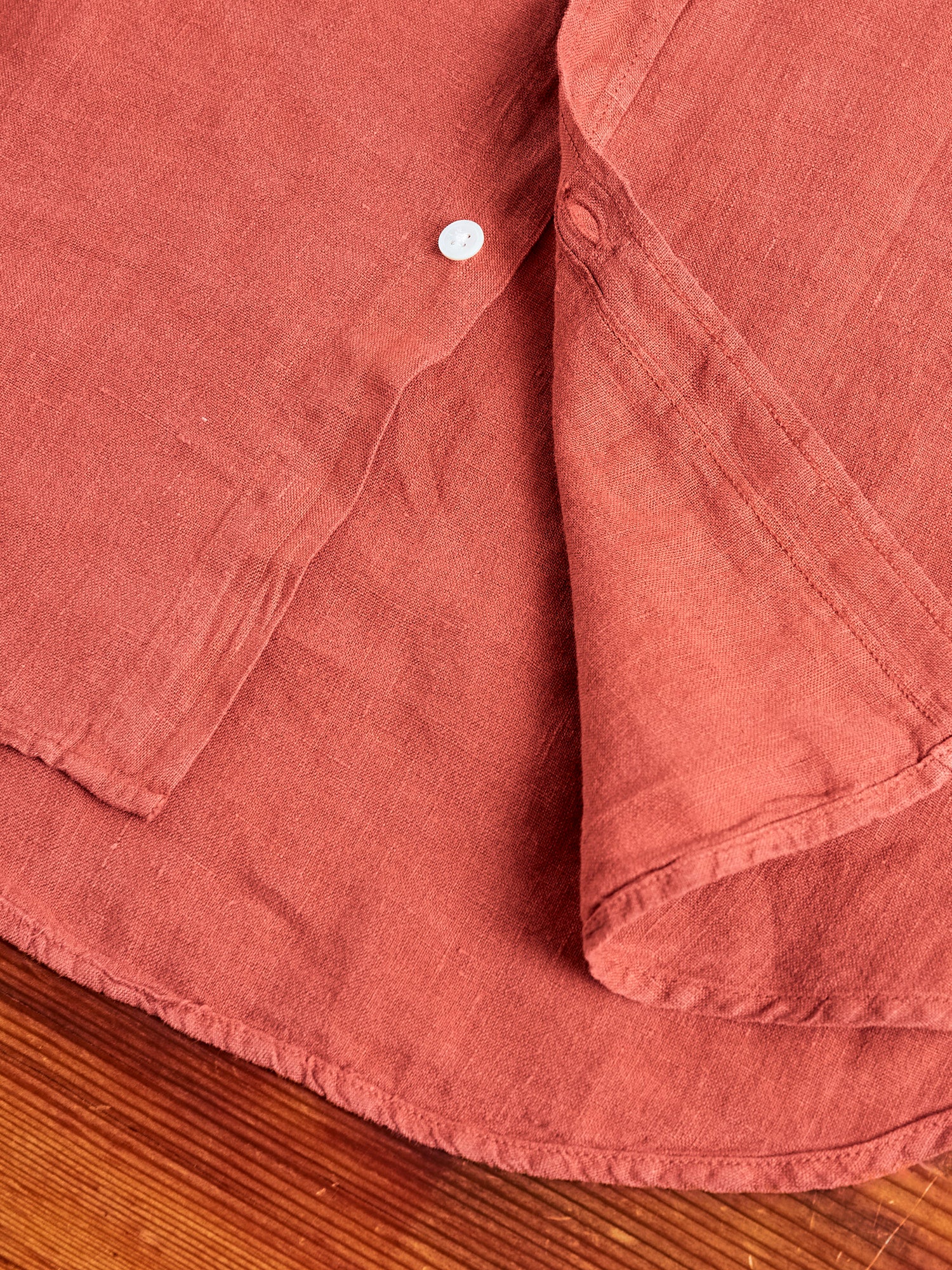 Linen Button-Up Shirt in Terracota - Image 7