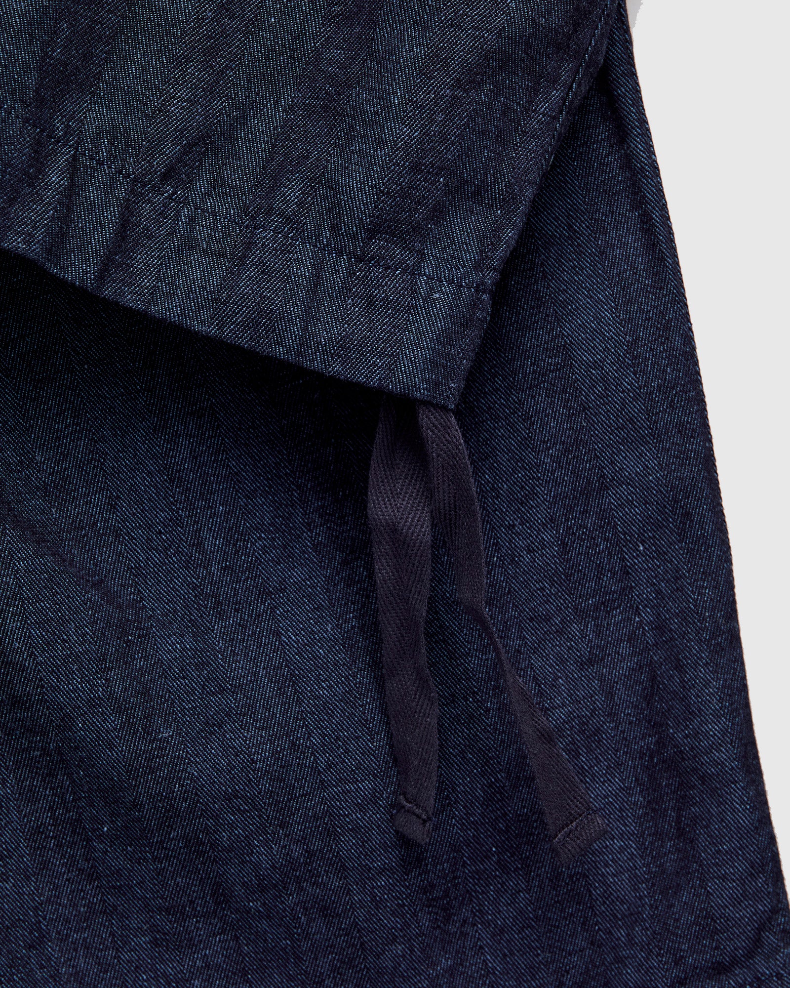 Linen Herringbone Pleated Knee Trousers in Indigo - Image 10