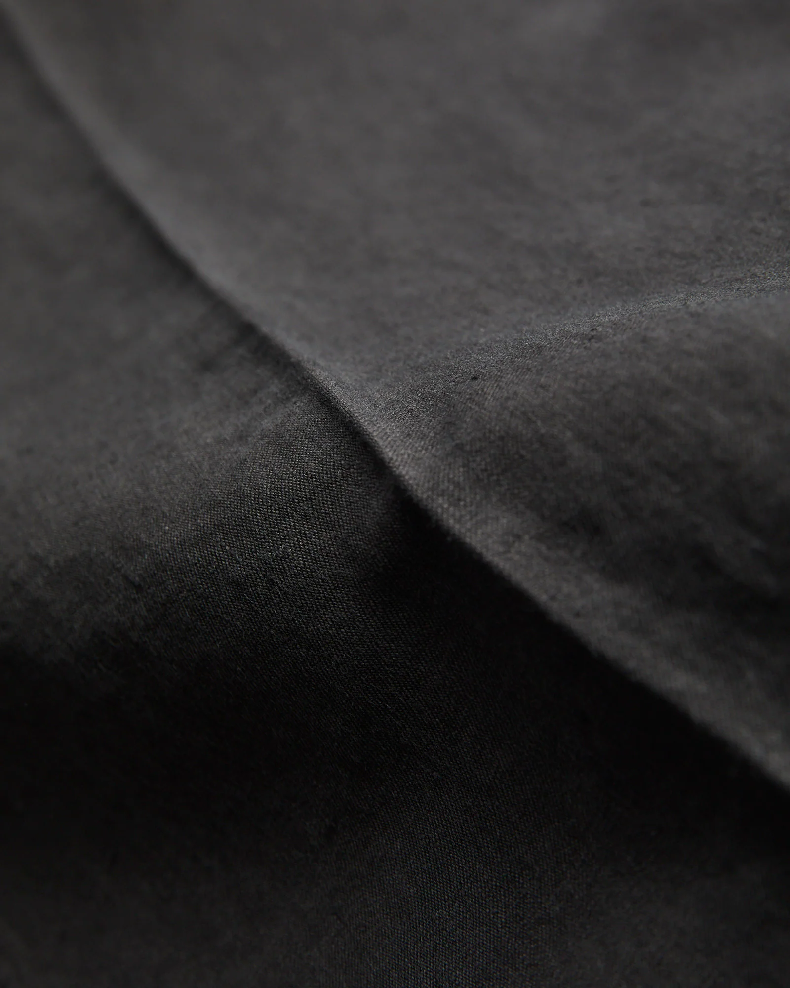 Linen Pleated Trouser in Phantom - Image 7