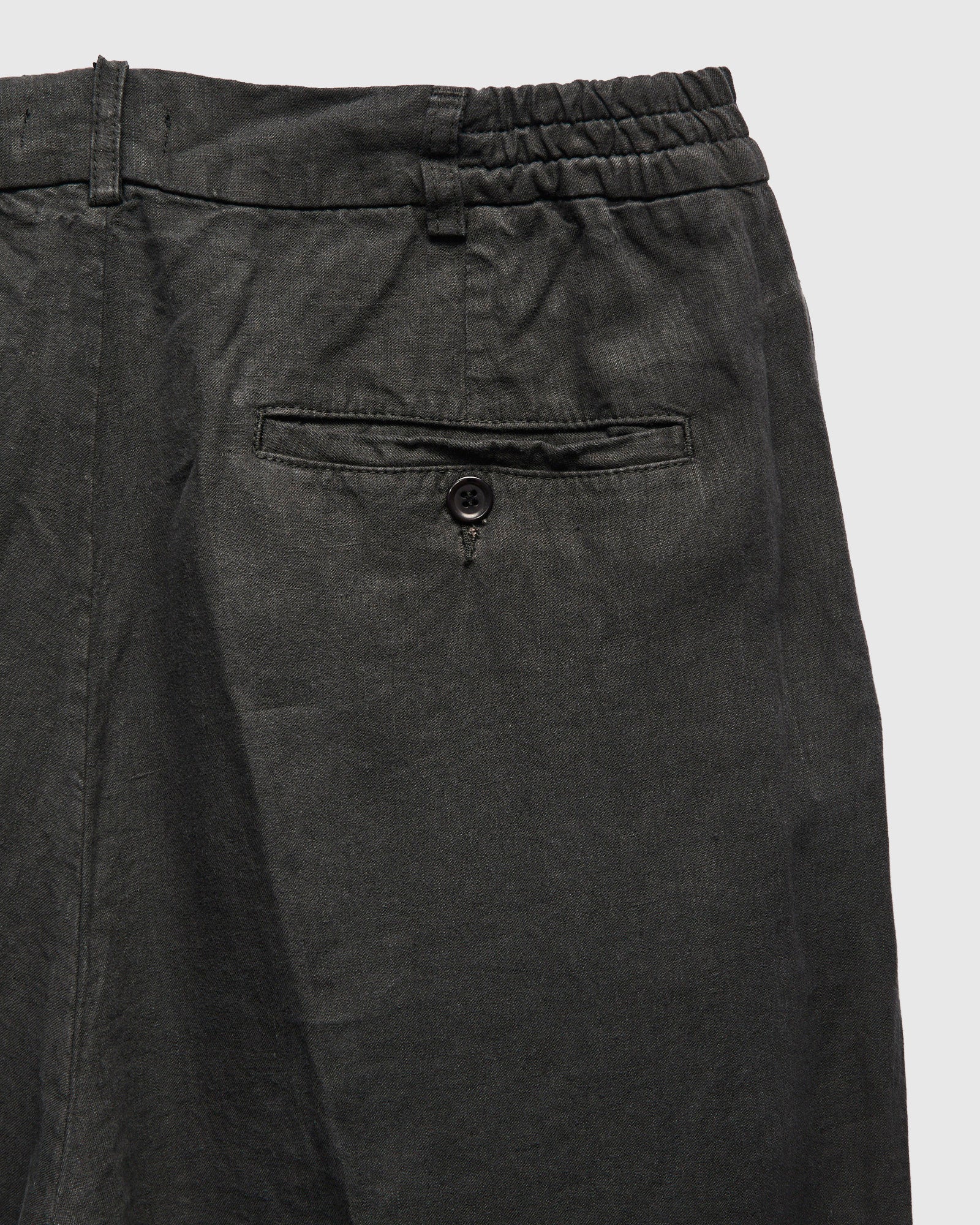 Linen Pleated Trouser in Phantom - Image 8