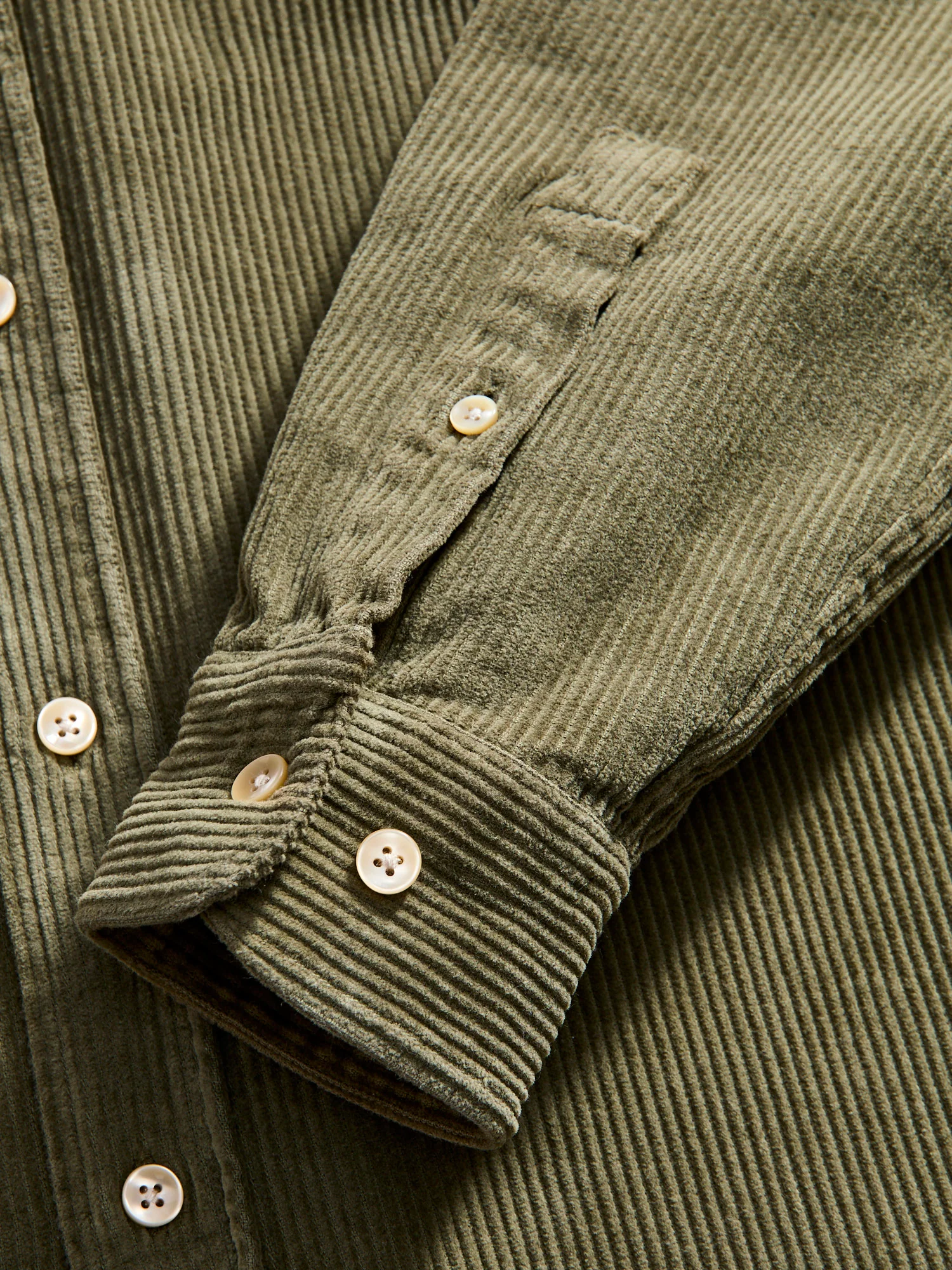 Lobo Button-Up Shirt in Olive - Image 6