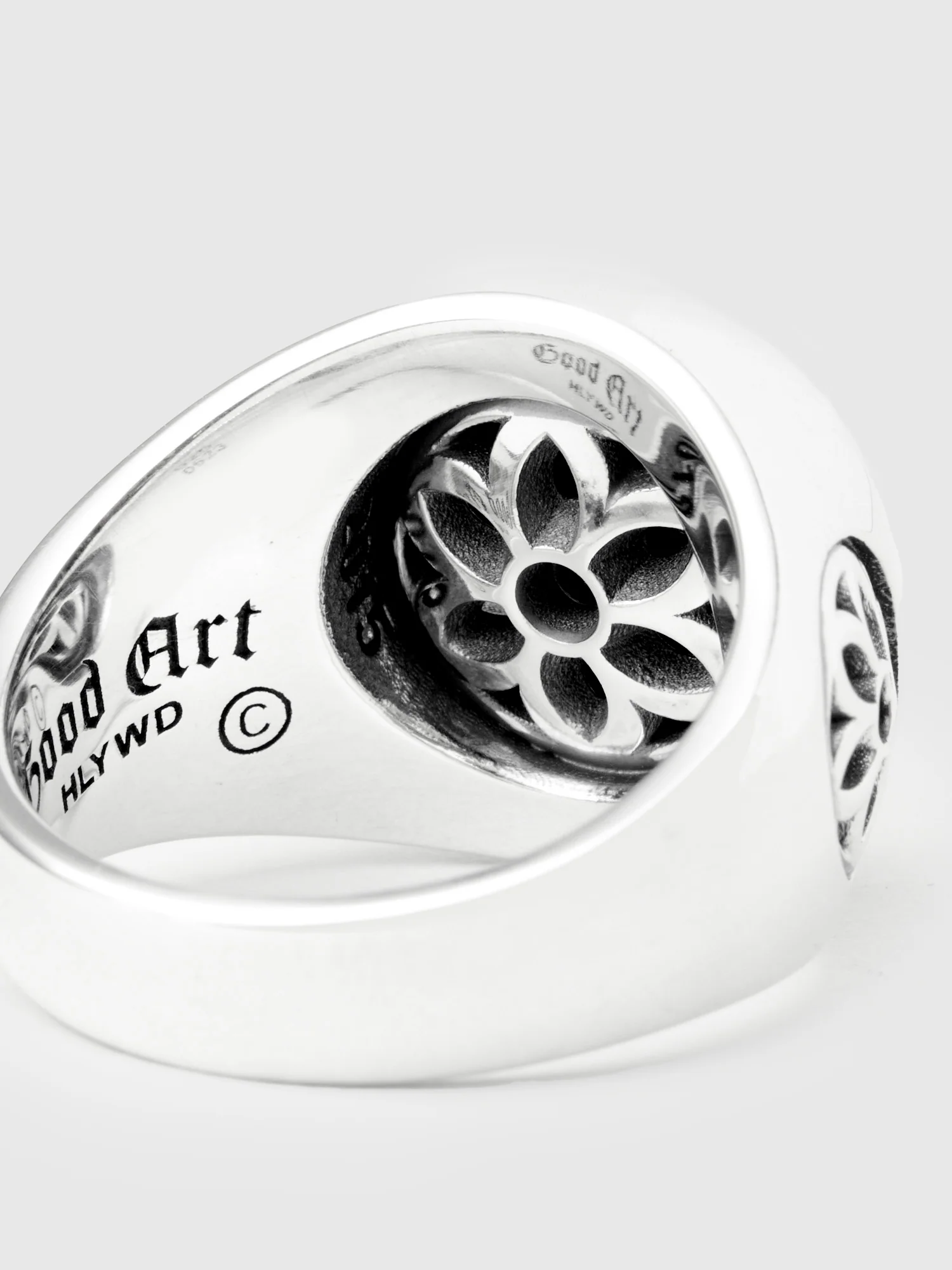 Medium Club Ring in Sterling Sliver - Image 4