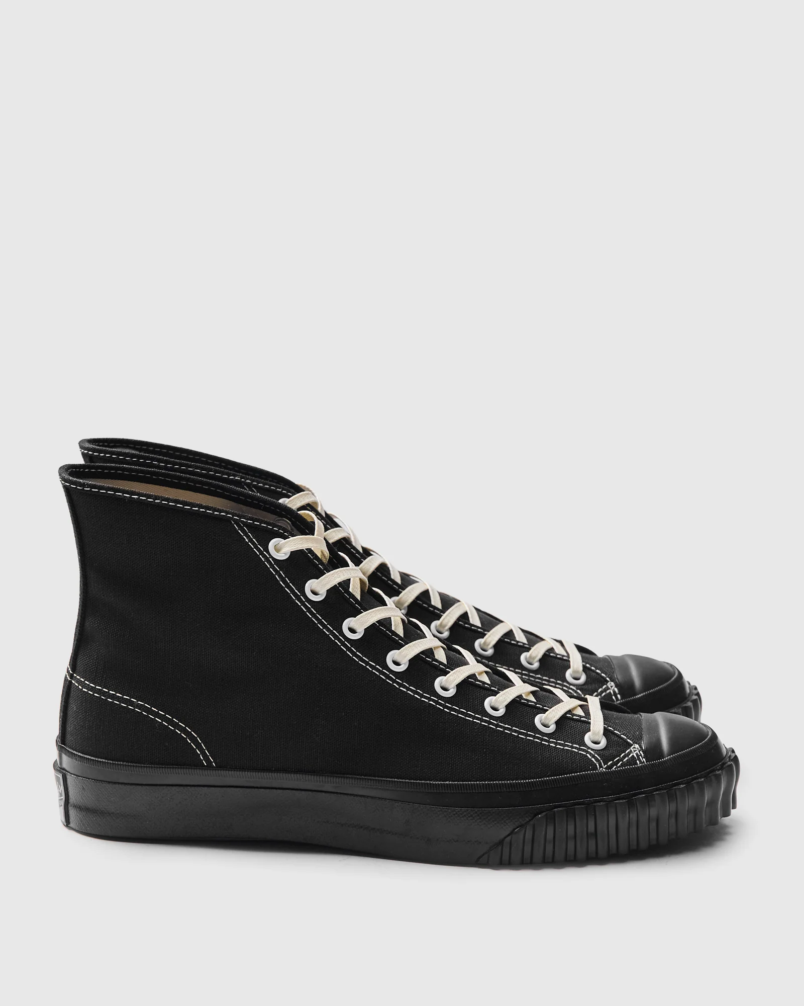 Military Canvas Training Shoes in Black - Image 3