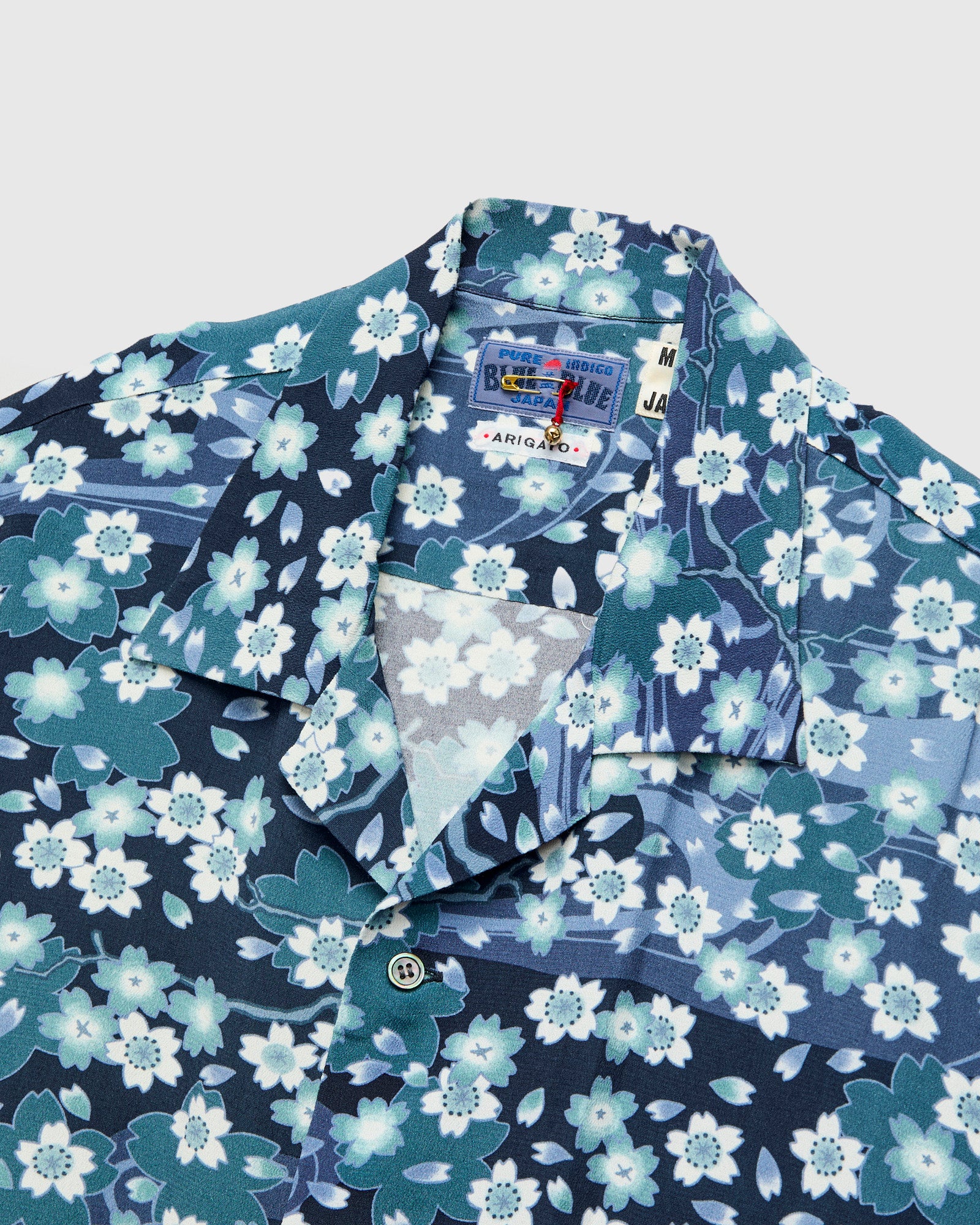 "Nagare Sakura" SS Aloha Shirt in Dark Navy - Image 3