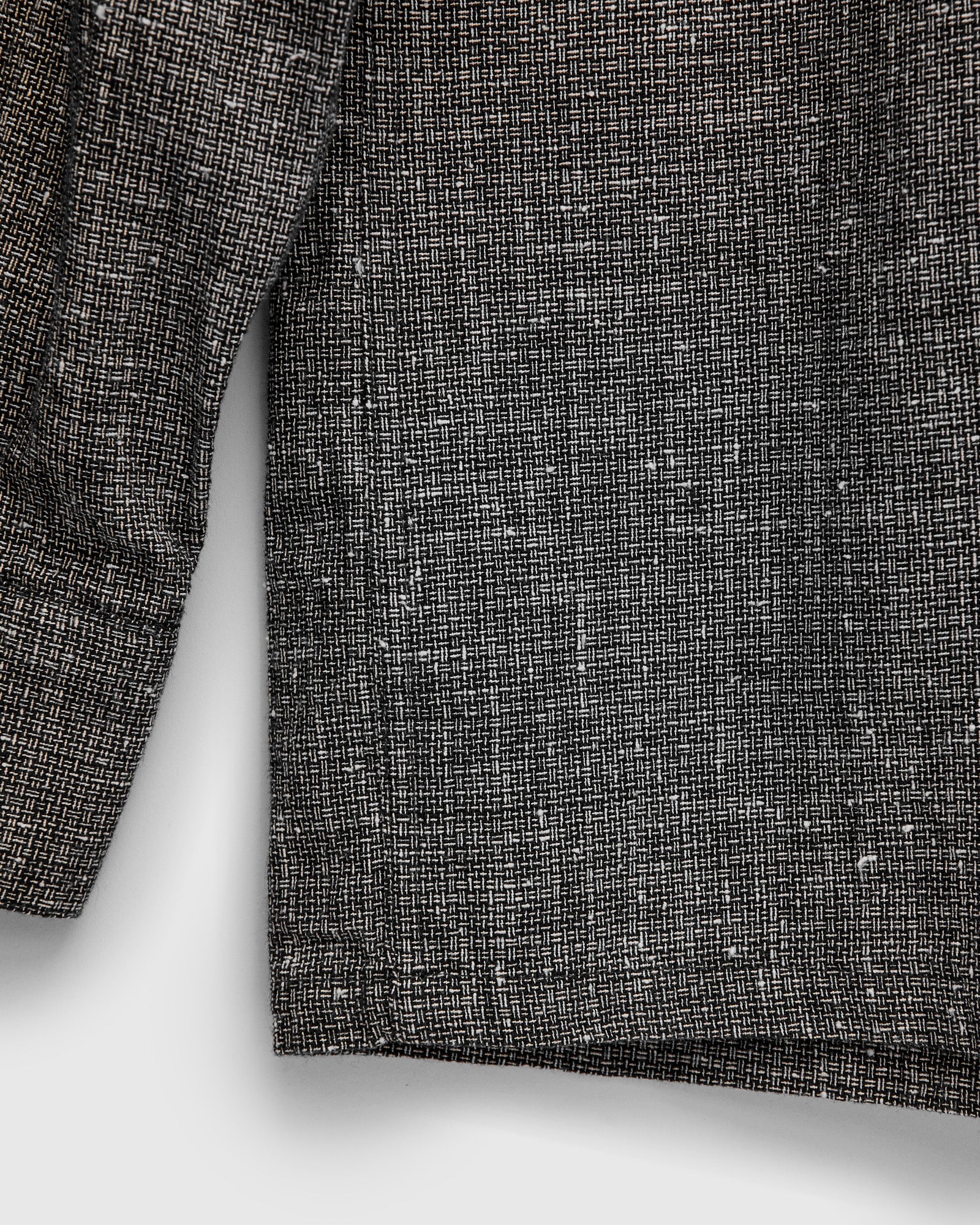 Nep Check Linen Button-Down Shirt in Charcoal - Image 7