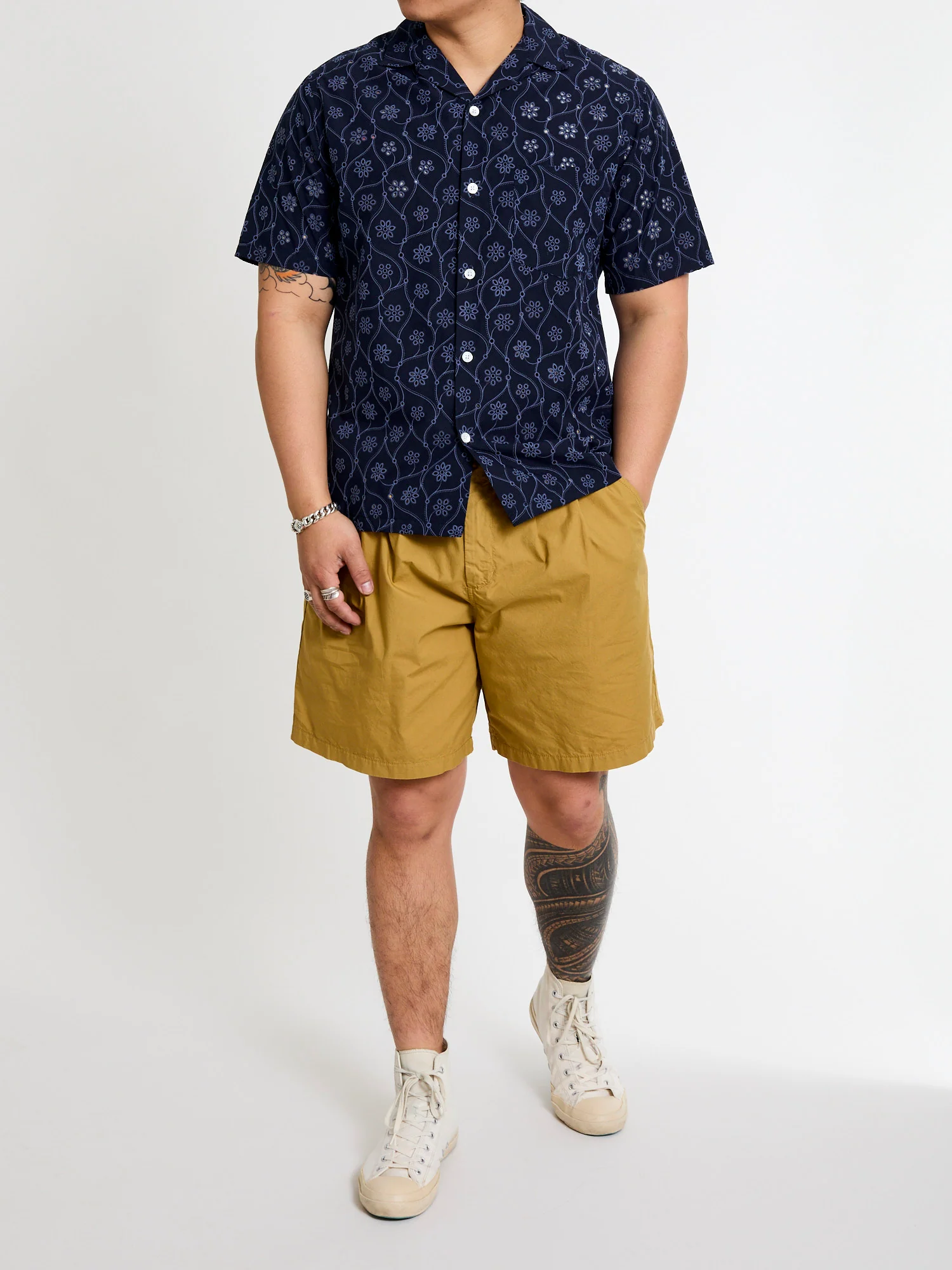 Rendi Button-Up Shirt in Navy - Image 11