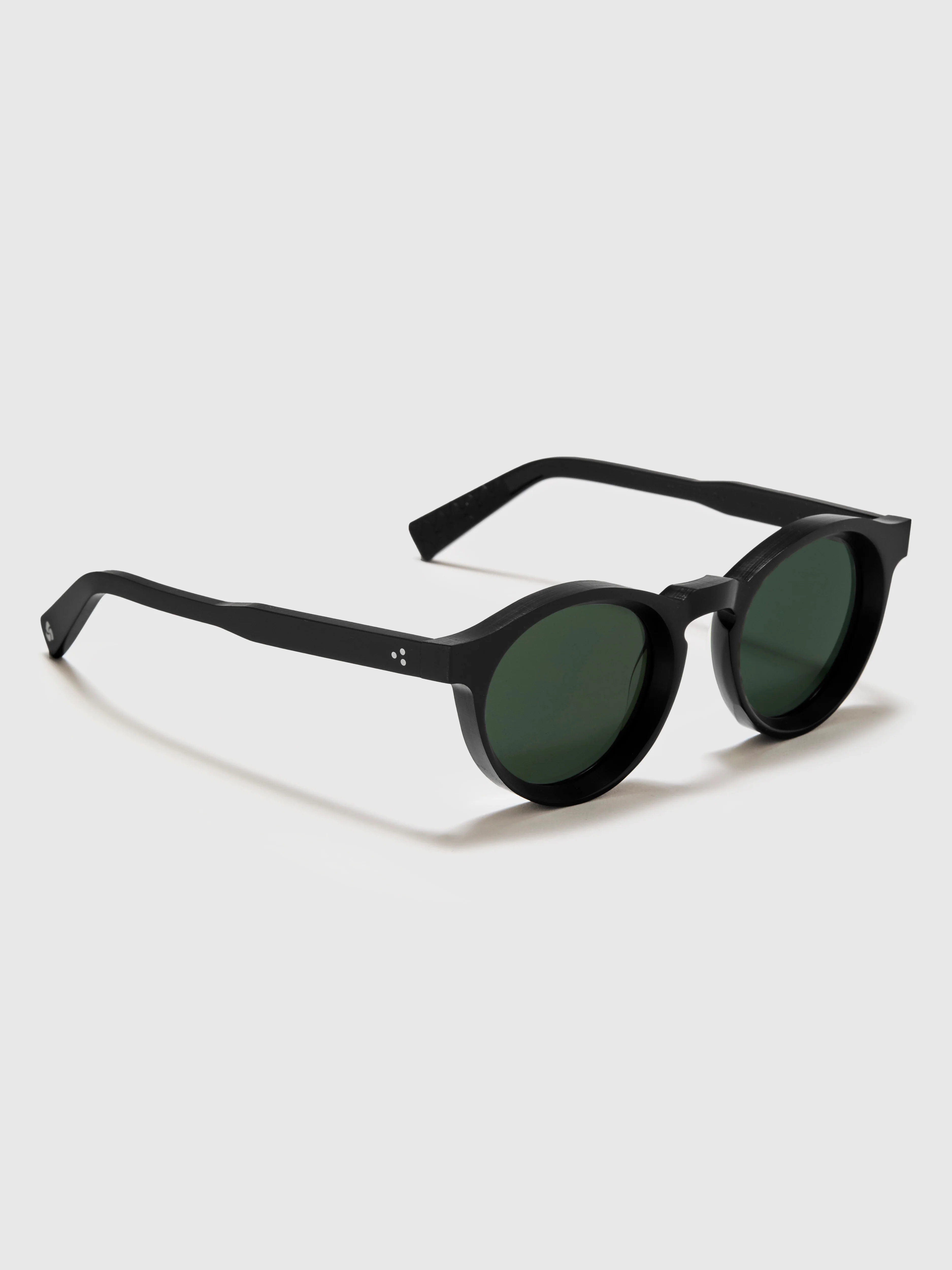 SP-01 "P3 Round" Sunglasses in Black/Green - Image 3