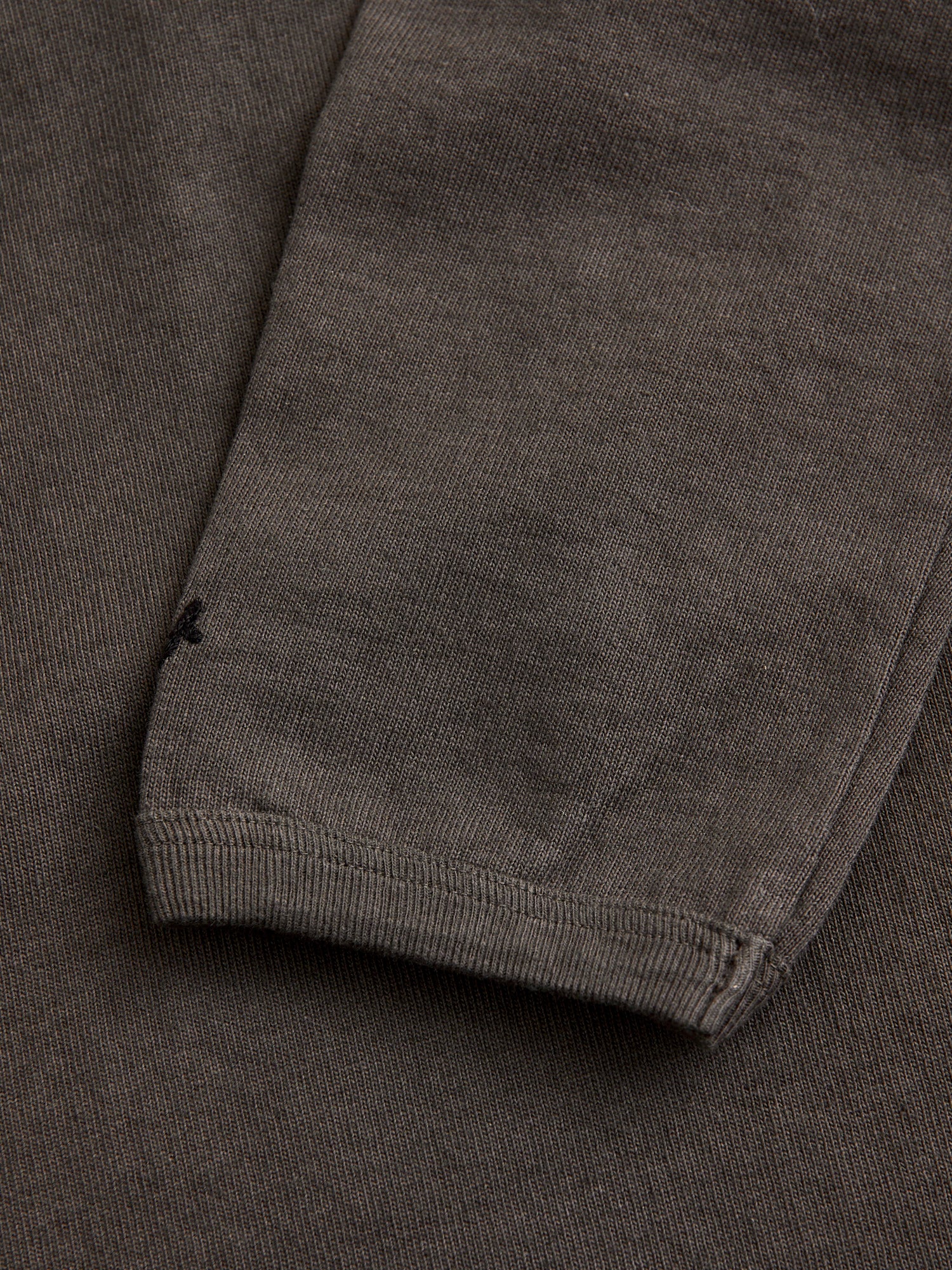 Stand Wheeler Heavyweight Longsleeve T-Shirt in Sumikuro - Image 4
