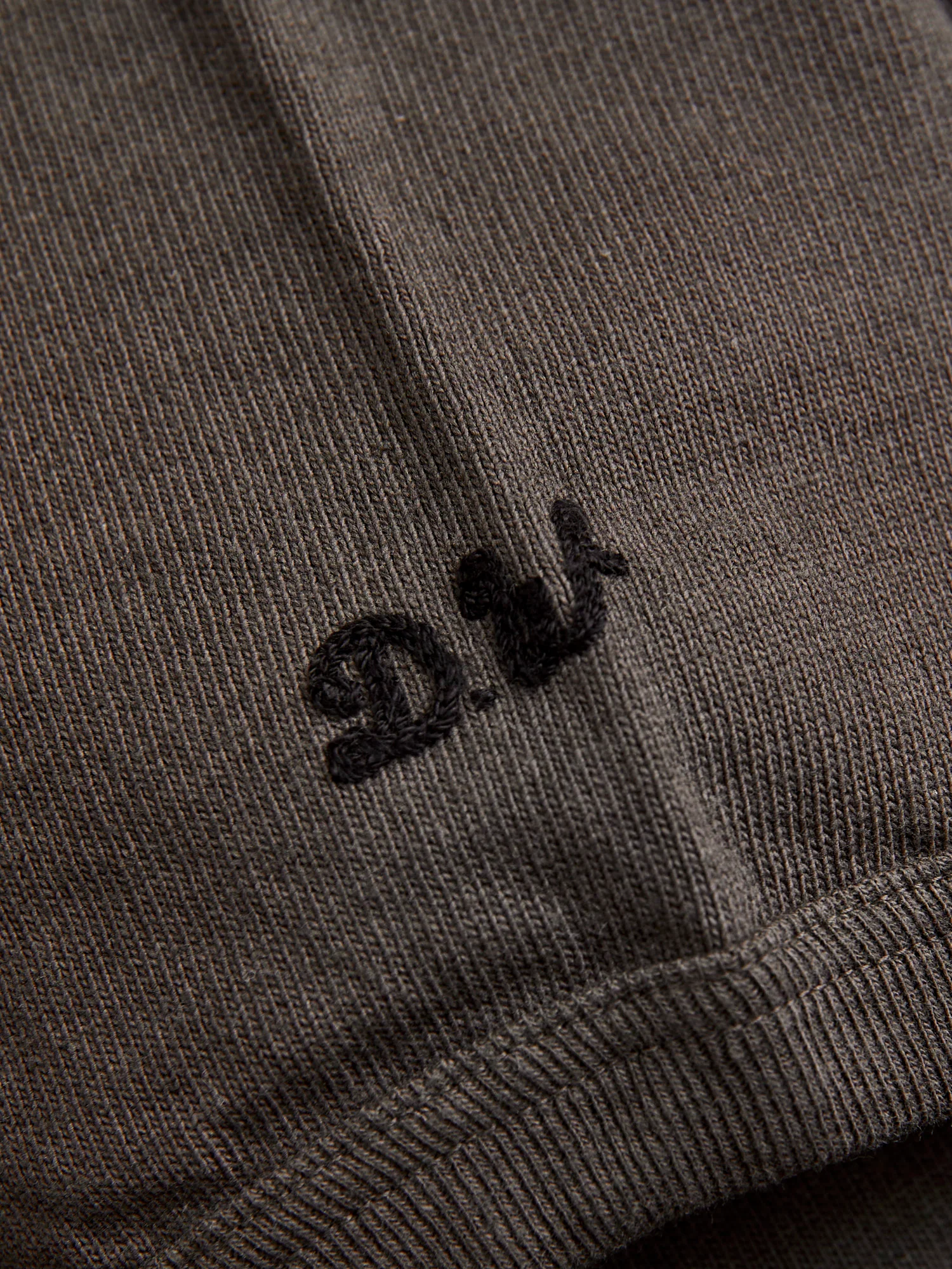 Stand Wheeler Heavyweight Longsleeve T-Shirt in Sumikuro - Image 5